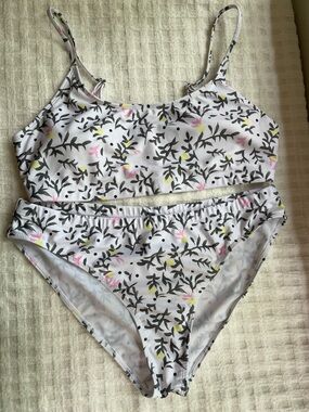 SHEIN White Floral Print Bikini